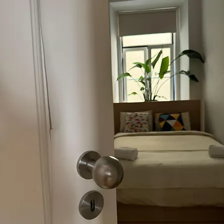 Compacto & Com Wc Partilhado ליסבון